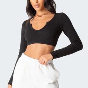 EDIKTED- Ribbed Long Sleeve Cropped Top- Black